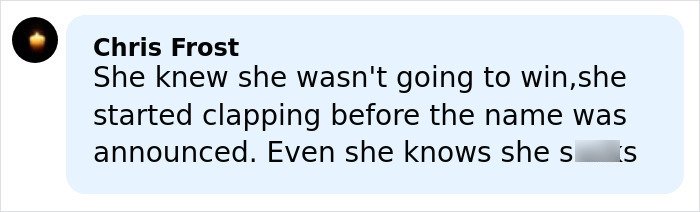 Alt text: Netizen comment criticizing Amanda Seyfried’s reaction as a terrible loser after her Golden Globes double loss.