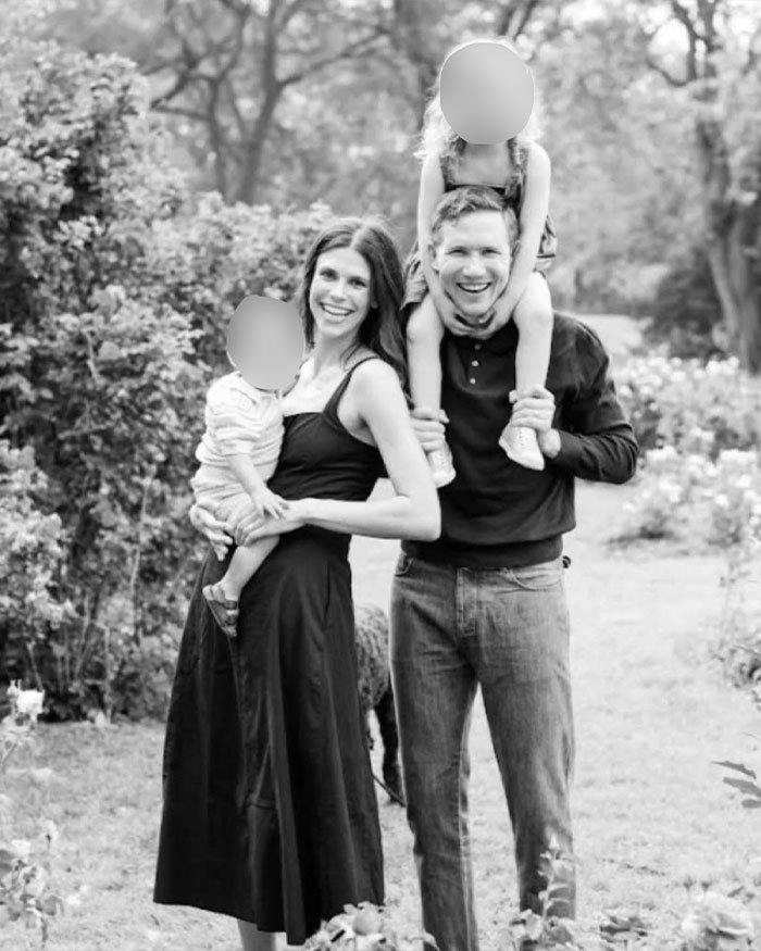 Family portrait of Ohio dentist and wife with children in a garden, related to ex FBI agent suggesting possible motive in homicide.
