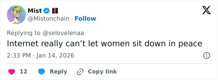 Tweet screenshot discussing online debate about Kylie Jenner’s unusual Golden Globes seat photo sparking heated reactions.