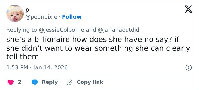 Tweet discussing Selena Gomez plagiarizing Arab influencer’s look, questioning her control over outfit choices.