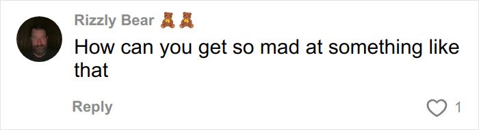 Comment on an article about steroids, showing a user questioning the anger displayed in a bodybuilder flight incident.