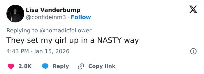 Tweet from Lisa Vanderbump criticizing Margot Robbie’s underwater cover shoot, calling it set up in a nasty way.