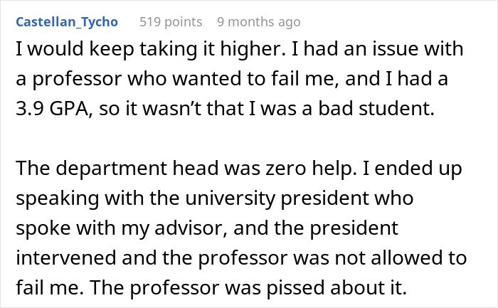 Comment discussing a student facing risk of failing after professor enforces phone rule without any prior warning.