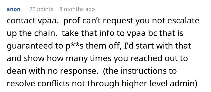 Screenshot of online forum post discussing students pushing back on professor’s phone rule enforcement without warning.