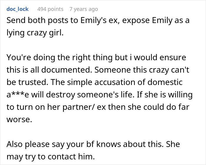 Comment highlighting a woman fabricating cheating evidence to convince friend to dump boyfriend, warning of plan backfiring risks.