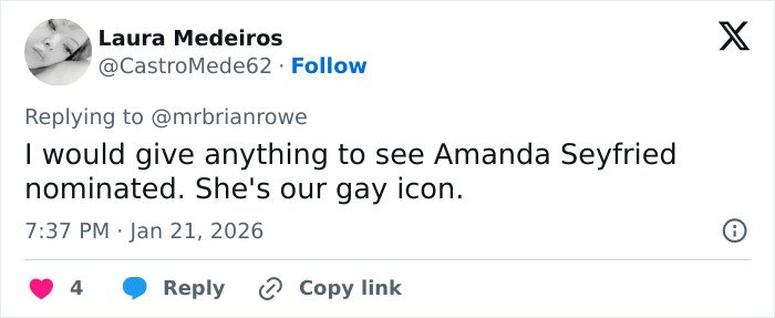 Tweet from Laura Medeiros expressing a wish to see Amanda Seyfried nominated in the 2026 Oscar nominations.