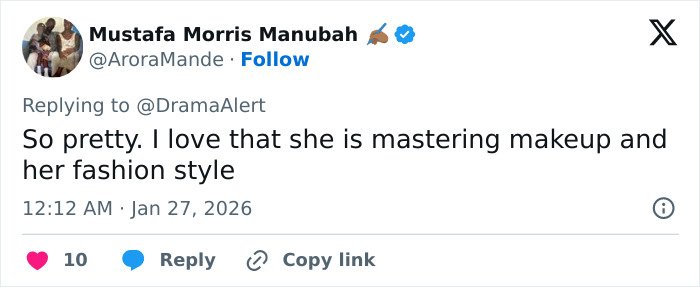 Screenshot of a Twitter reply praising Kim Kardashian’s fashion style and makeup mastery amid parenting controversy.