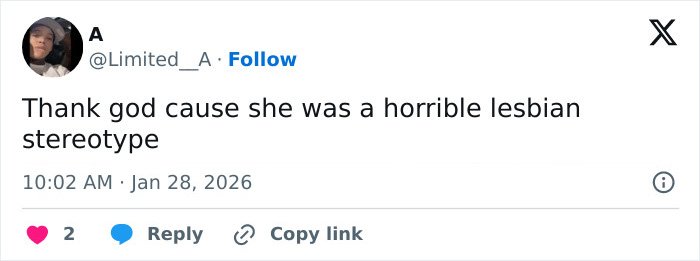 Tweet criticizing a stereotype related to JoJo Siwa's latest confession and massive transformation sparking reactions.