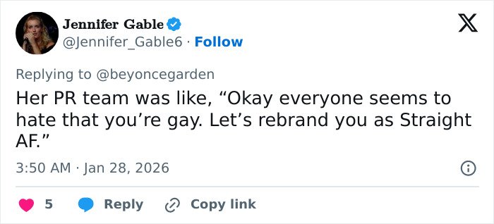 Tweet from Jennifer Gable reacting to JoJo Siwa's latest confession and public response to her massive transformation.