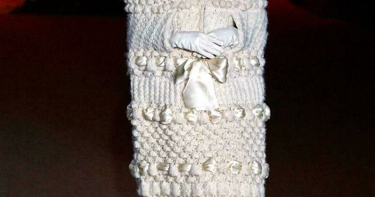 30 Wedding Dresses That Reveal Questionable Taste
