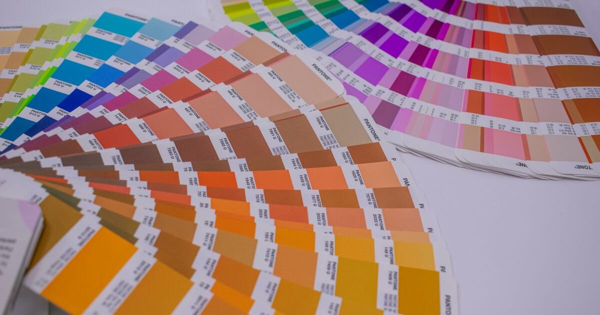 “Can You Spot The Different Shade?”: Test Your Eyesight In This Colorful 32-Question Quiz