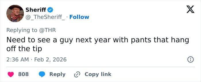 Screenshot of a tweet humorously commenting on fashion, related to Jamie Foxx&rsquo;s Grammy red carpet moment with Chappell Roan.