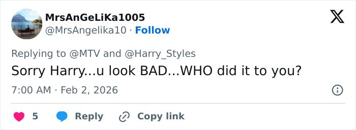 Twitter comment criticizing Harry Styles’ outfit during his on-stage appearance at the 2026 Grammys event.