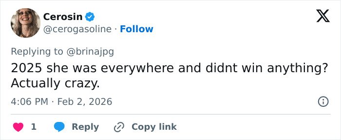 Twitter reply screenshot showing a user questioning Sabrina Carpenter&rsquo;s Grammy losses in 2025, sparking fan emotions.