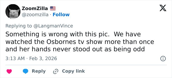 Tweet expressing fan concern about odd detail in Kelly Osbourne photo suggesting she needs to see a doctor.