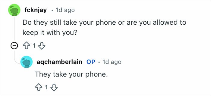 Reddit conversation showing a Grammy seatfiller discussing harsh event rules about phone confiscation.