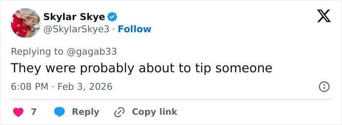Tweet from verified user Skylar Skye replying about tipping, amid wild theories of celebrities spotted with $2 bills at the Grammys.