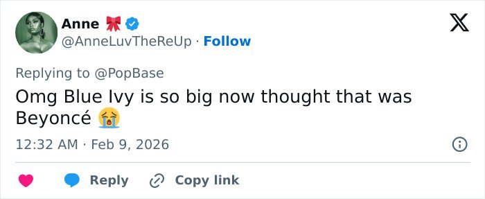 Twitter user reacting to Blue Ivy's resemblance to her mom Beyoncé, sparking fan confusion during the Super Bowl event.