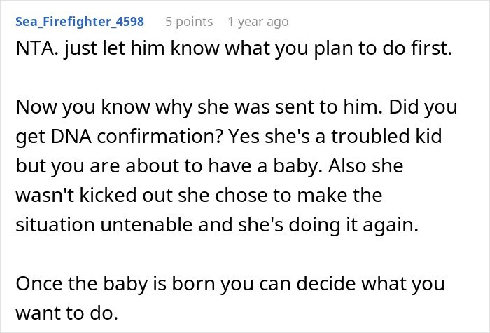 Alt text: Reddit comment discussing man’s marriage troubles after discovering he has a 12-year-old daughter and dealing with family conflict.