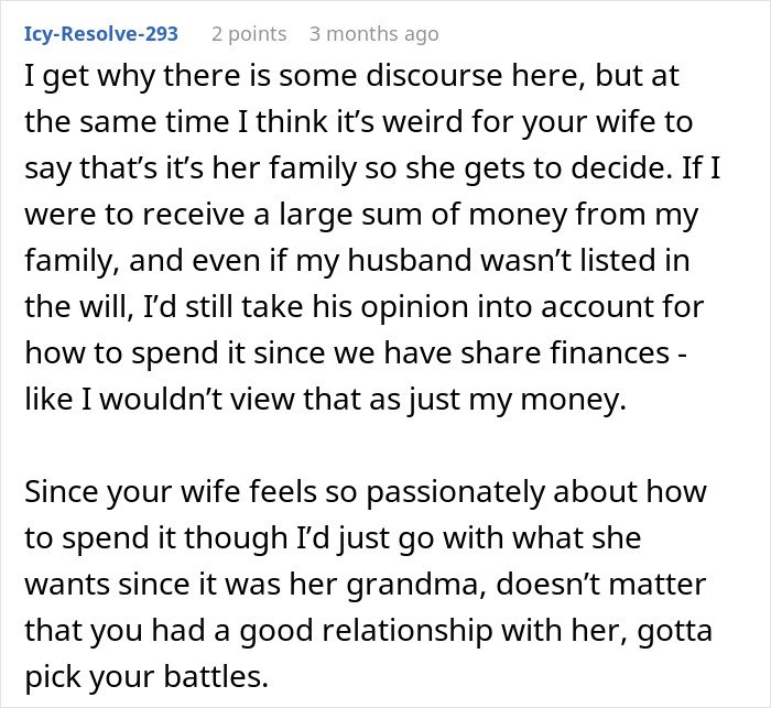 Comment discussing family finances and conflicts after woman takes care of wife's grandma and discovers her will.