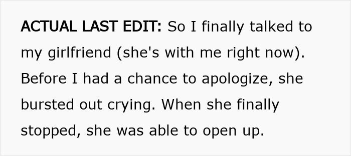 Text on screen showing a man feeling embarrassed by girlfriend's style, triggering her childhood trauma during a conversation.
