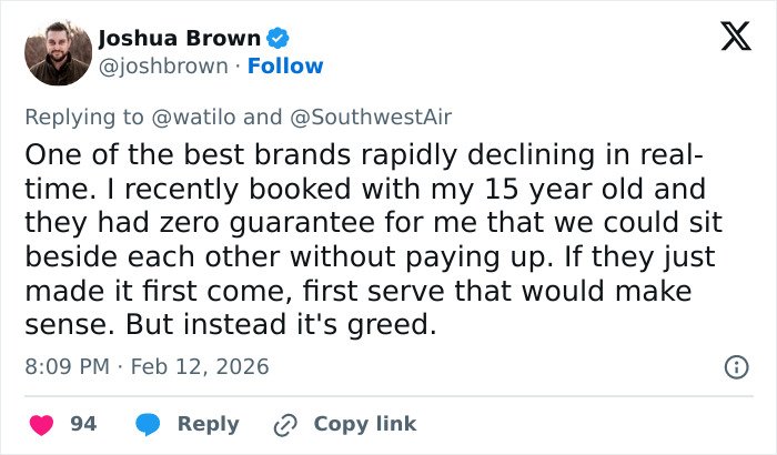 Tweet criticizing Southwest Airlines for seating policies, highlighting father’s complaint about toddler separated from mom without extra payment.