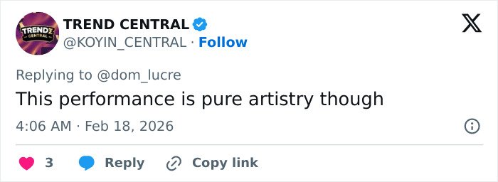 Tweet from Trend Central praising Lady Gaga&rsquo;s scary look and mannerisms during recent concert performance.