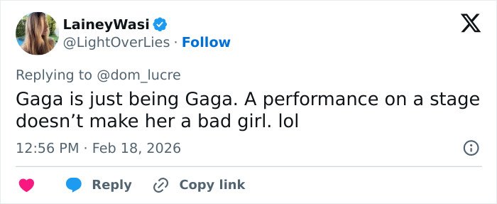 Screenshot of a Twitter reply discussing Lady Gaga&rsquo;s disturbed and confused scary look and mannerisms at a concert.