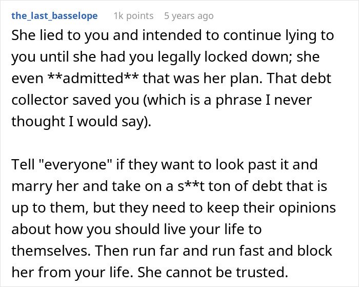 Reddit comment warning about fiancée’s secrets and debt, advising to call off wedding and block untrustworthy partner.