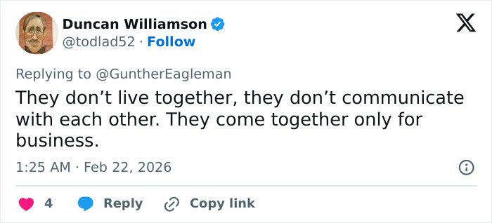 Tweet by Duncan Williamson discussing communication issues, related to Melania Trump’s governors dinner outfit backlash.