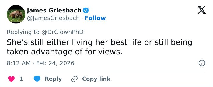 Tweet by James Griesbach discussing Britney Spears revealing bra while dancing to Billie Eilish in crop top.