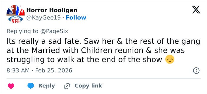 Tweet discussing Christina Applegate’s struggle with multiple sclerosis and her difficulty walking at a reunion event.