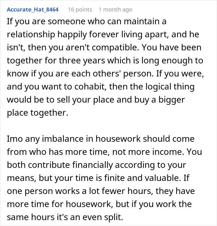 Comment discussing relationship cohabitation challenges and housework balance regarding living apart despite owning property.