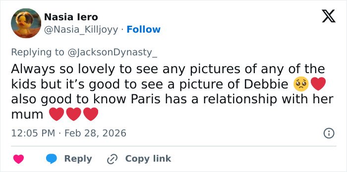 Tweet expressing admiration for Debbie Rowe and Paris Jackson's relationship amid biological dad discussions.