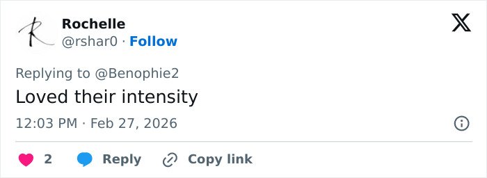 Tweet by Rochelle expressing admiration for a Bridgerton star&rsquo;s steamy bathtub scene with co-actor.