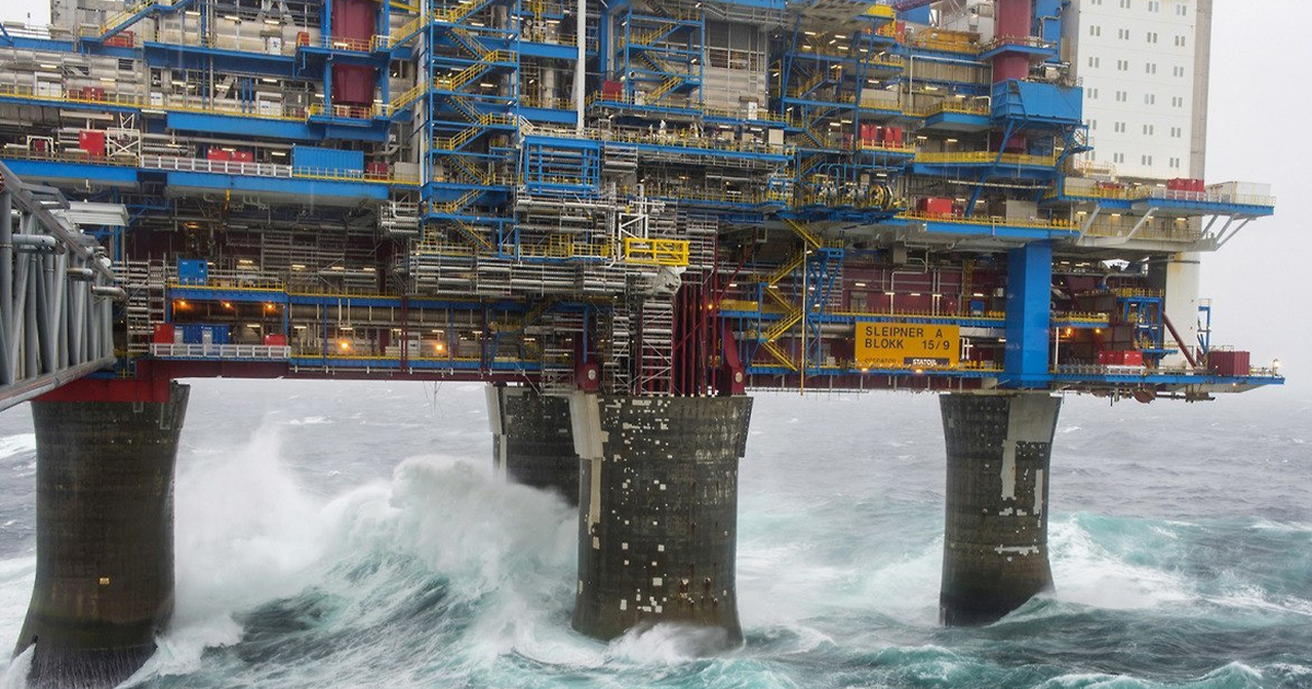 34 Gigantic Things That Are A Big “Nope, I’m Outta Here” For People With Megalophobia