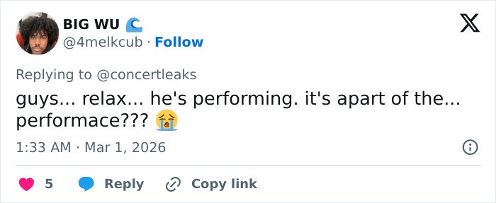 Tweet showing a reaction to the chaos at Brit Awards as singer gets pushed off stage mid performance.